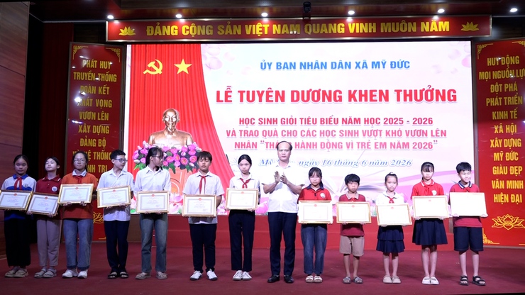 Mỹ Đức tuyên dương khen thưởng học sinh giỏi tiêu biểu năm học 2025 - 2026- Ảnh 10.