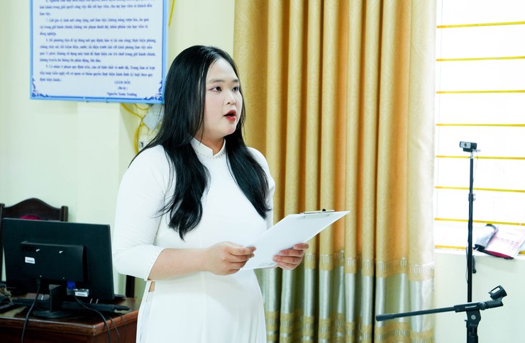 Trung tâm GDNN-GDTX Quốc Oai vinh dự có 4 em học sinh được đứng trong hàng ngũ của Đảng- Ảnh 10.