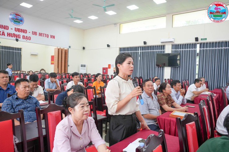 HỘI NGHỊ NGHE BÁO CÁO KẾT QUẢ LẤY Ý KIẾN NHÂN DÂN VỀ CÔNG TÁC SẮP XẾP, SÁP NHẬP THÔN DÂN CƯ TRÊN ĐỊA BÀN XÃ HƯNG ĐẠO- Ảnh 10.