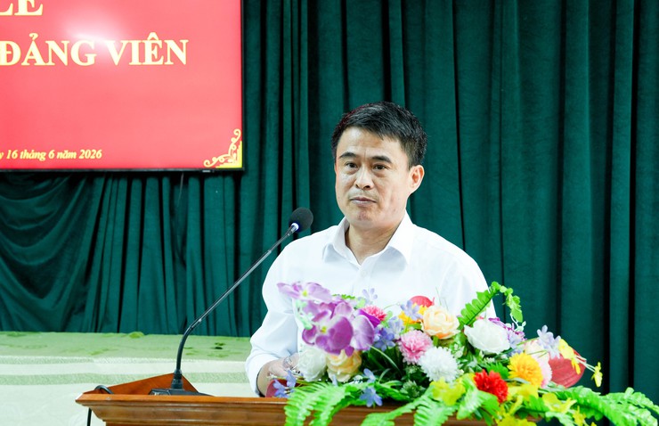 Trung tâm GDNN-GDTX Quốc Oai vinh dự có 4 em học sinh được đứng trong hàng ngũ của Đảng- Ảnh 13.