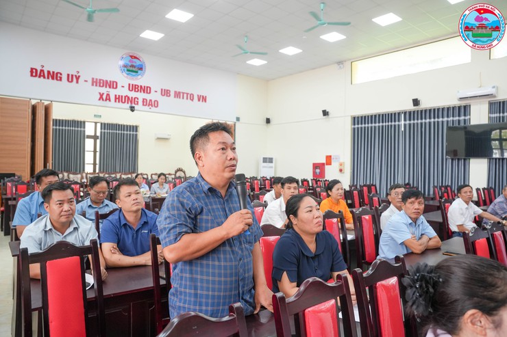 HỘI NGHỊ NGHE BÁO CÁO KẾT QUẢ LẤY Ý KIẾN NHÂN DÂN VỀ CÔNG TÁC SẮP XẾP, SÁP NHẬP THÔN DÂN CƯ TRÊN ĐỊA BÀN XÃ HƯNG ĐẠO- Ảnh 11.