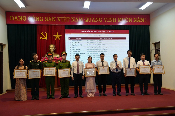 Một năm vận hành theo mô hình chính quyền địa phương hai cấp: Liên Minh được nhận Bằng khen của UBND Thành phố- Ảnh 9.