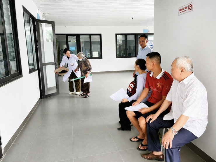 Tri ân bằng hành động thiết thực: Phường Long Biên tổ chức khám sức khỏe cho đối tượng chính sách, người có công- Ảnh 8.