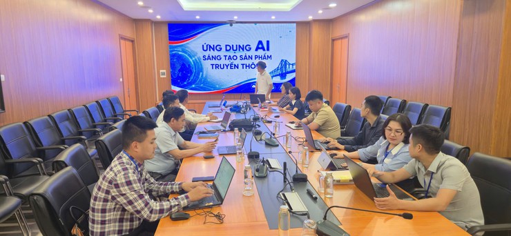 Uỷ ban MTTQ Việt Nam phường Long Biên tổ chức tập huấn ứng dụng trí tuệ nhận tạo (AI) trong công tác truyền thông, tuyên truyền- Ảnh 3.