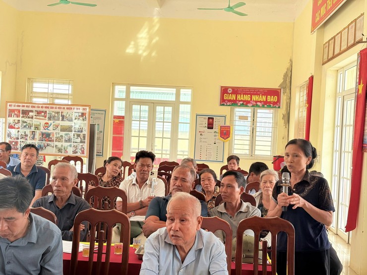 HỘI NGHỊ CÔNG BỐ TÀI LIỆU, PHỔ BIẾN CƠ CHẾ, CHÍNH SÁCH THU HỒI ĐẤT THỰC HIỆN DỰ ÁN NÂNG CẤP, MỞ RỘNG ĐƯỜNG TỈNH 429A TẠI THÔN VIÊN NGOẠI- Ảnh 2.