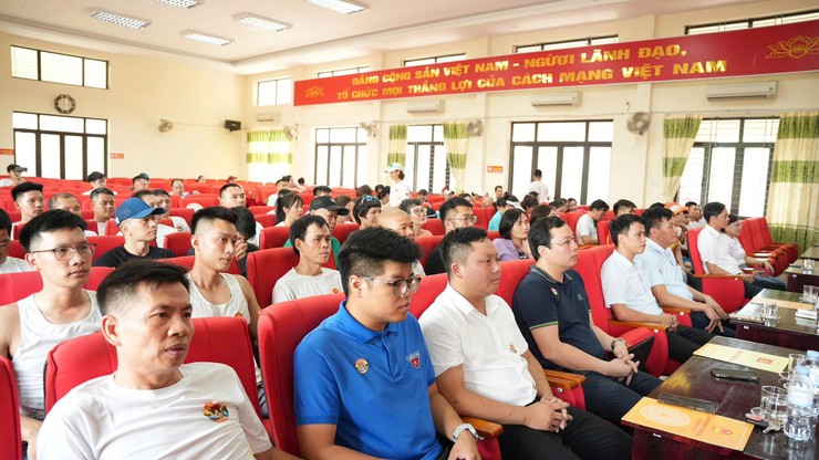 Dương Hòa ra mắt Câu lạc bộ Dương Hòa Runners- Ảnh 1.