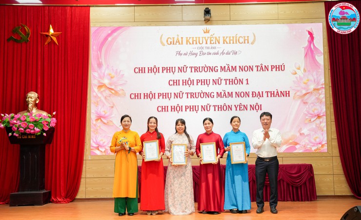 HƯNG ĐẠO CHUNG TAY XÂY DỰNG GIA ĐÌNH VĂN MINH, HẠNH PHÚC TRONG KỶ NGUYÊN MỚI- Ảnh 8.