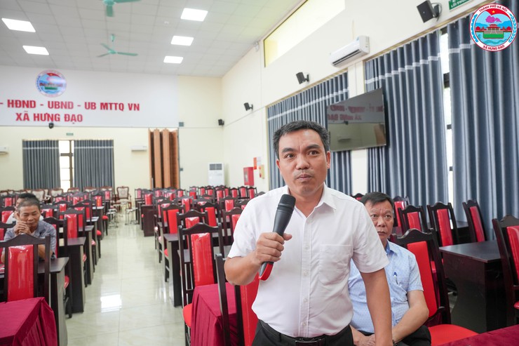 HỘI NGHỊ NGHE BÁO CÁO KẾT QUẢ LẤY Ý KIẾN NHÂN DÂN VỀ CÔNG TÁC SẮP XẾP, SÁP NHẬP THÔN DÂN CƯ TRÊN ĐỊA BÀN XÃ HƯNG ĐẠO- Ảnh 9.