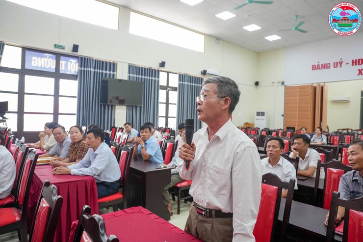 HỘI NGHỊ NGHE BÁO CÁO KẾT QUẢ LẤY Ý KIẾN NHÂN DÂN VỀ CÔNG TÁC SẮP XẾP, SÁP NHẬP THÔN DÂN CƯ TRÊN ĐỊA BÀN XÃ HƯNG ĐẠO- Ảnh 8.