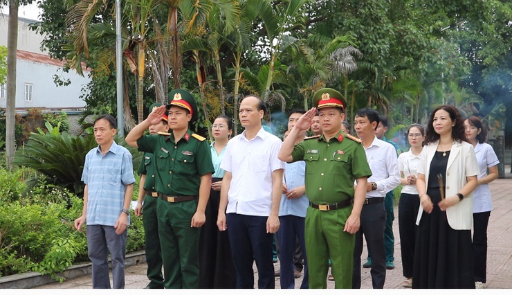 Xã Mỹ Đức  ra quân thực hiện "Chiến dịch 500 ngày đêm đẩy mạnh tìm kiếm, quy tập và xác định danh tính hài cốt liệt sĩ"- Ảnh 1.