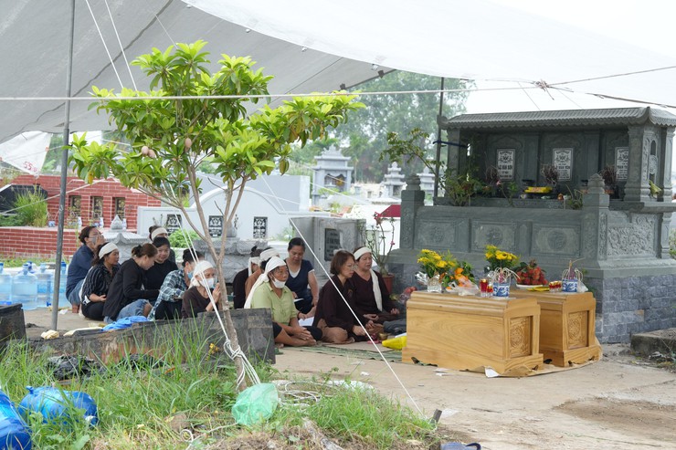 Đẩy nhanh tiến độ di chuyển mồ mả, bàn giao mặt bằng thực hiện dự án Khu đô thị thể thao Quốc tế Hà Nội- Ảnh 3.