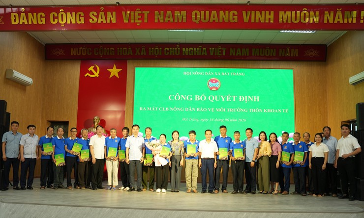 Hội nông dân xã Bát Tràng gắn biển công trình " Hồ Sen nông dân"- Ảnh 5.