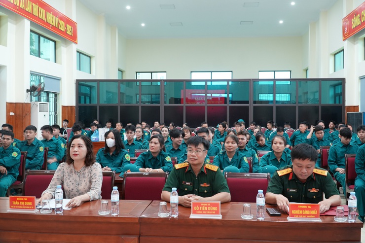 Ban Chỉ huy quân sự xã khai mạc huấn luyện lực lượng dân quân tại chỗ năm 2026- Ảnh 1.