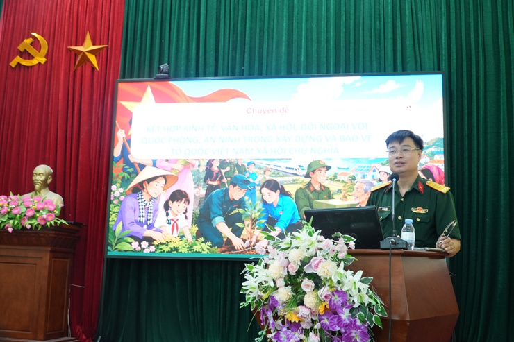 Ban Chỉ huy quân sự xã khai mạc huấn luyện lực lượng dân quân tại chỗ năm 2026- Ảnh 4.