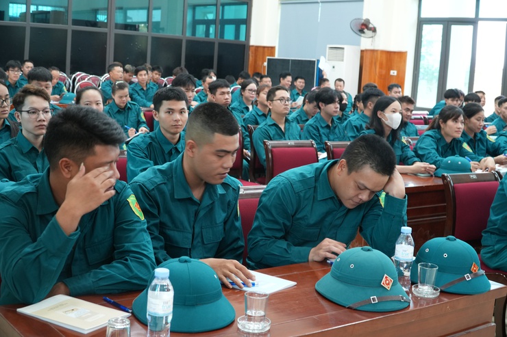 Ban Chỉ huy quân sự xã khai mạc huấn luyện lực lượng dân quân tại chỗ năm 2026- Ảnh 5.