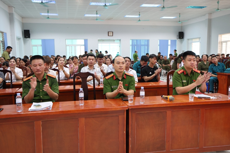 Xã Tam Hưng: Phát huy vai trò lực lượng dân phòng trong công tác phòng cháy, chữa cháy ở cơ sở- Ảnh 2.