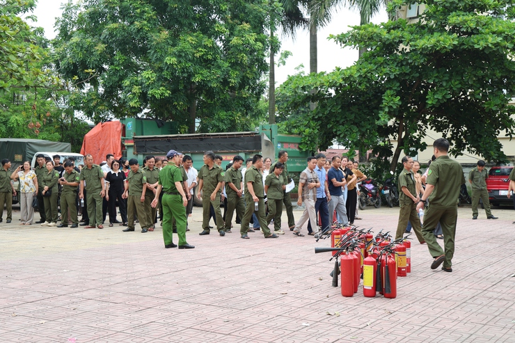 Xã Tam Hưng: Phát huy vai trò lực lượng dân phòng trong công tác phòng cháy, chữa cháy ở cơ sở- Ảnh 11.