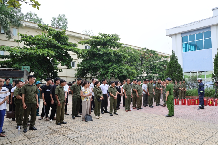 Xã Tam Hưng: Phát huy vai trò lực lượng dân phòng trong công tác phòng cháy, chữa cháy ở cơ sở- Ảnh 12.