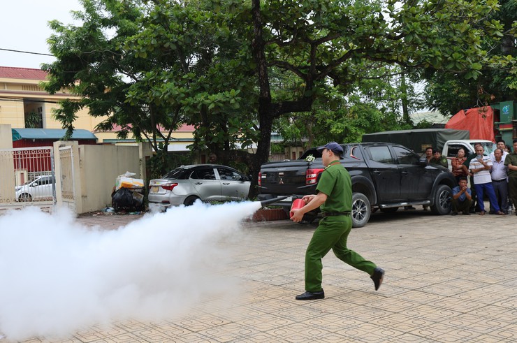 Xã Tam Hưng: Phát huy vai trò lực lượng dân phòng trong công tác phòng cháy, chữa cháy ở cơ sở- Ảnh 15.