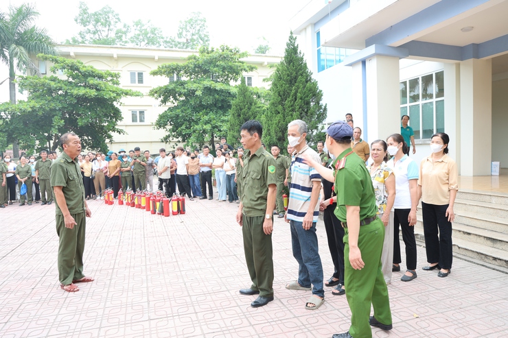 Xã Tam Hưng: Phát huy vai trò lực lượng dân phòng trong công tác phòng cháy, chữa cháy ở cơ sở- Ảnh 17.