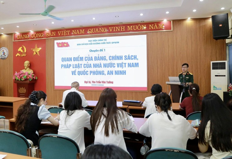 Phường Dương Nội khai mạc lớp bồi dưỡng kiến thức quốc phòng an ninh đối tượng 4- Ảnh 3.