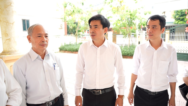 Lãnh đạo xã kiểm tra đánh giá tiến độ thực hiện lấy ý kiến nhân dân về Đề án sắp xếp, tổ chức lại thôn trên địa bàn xã- Ảnh 5.