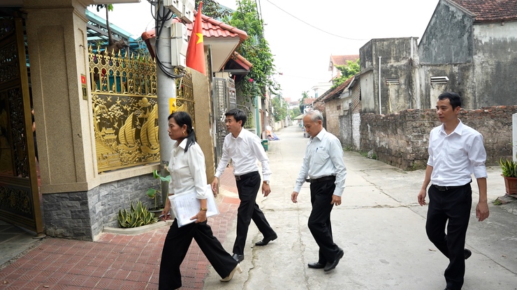Lãnh đạo xã kiểm tra đánh giá tiến độ thực hiện lấy ý kiến nhân dân về Đề án sắp xếp, tổ chức lại thôn trên địa bàn xã- Ảnh 2.