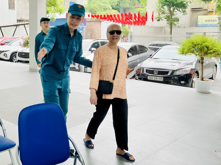 Tri ân bằng hành động thiết thực: Phường Long Biên tổ chức khám sức khỏe cho đối tượng chính sách, người có công- Ảnh 7.