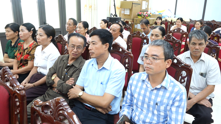 Ủy ban MTTQ Việt Nam xã Vật Lại đã tổ chức hội nghị triển khai kế hoạch tuyên truyền công tác sắp xếp thôn trên địa bàn xã- Ảnh 4.