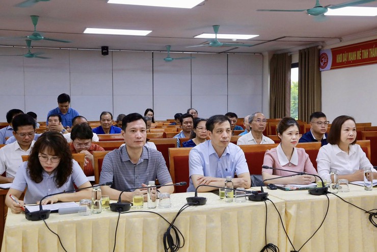 Chủ tịch HĐND TP Phùng Thị Hồng Hà tiếp xúc cử tri 5 phường trước kỳ họp thường lệ giữa năm 2026- Ảnh 2.