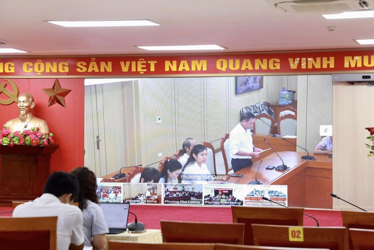 Chủ tịch HĐND TP Phùng Thị Hồng Hà tiếp xúc cử tri 5 phường trước kỳ họp thường lệ giữa năm 2026- Ảnh 3.
