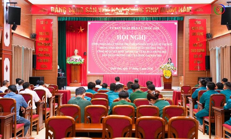 XÃ QUỐC OAI TỔ CHỨC HỘI NGHỊ CÔNG NHẬN HOÀN THÀNH NGHĨA VỤ DÂN QUÂN THƯỜNG TRỰC VÀ RA MẮT TRUNG ĐỘI DÂN QUÂN THƯỜNG TRỰC NĂM 2026- Ảnh 1.