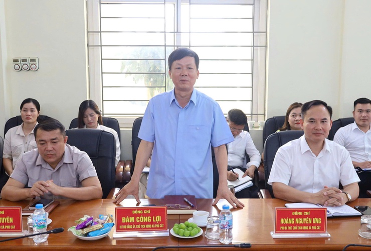 Hòa Lạc tổ chức Hội nghị rà soát ranh giới hành chính và trao đổi kinh nghiệm công tác giải phóng mặt bằng với xã Phú Cát.- Ảnh 8.