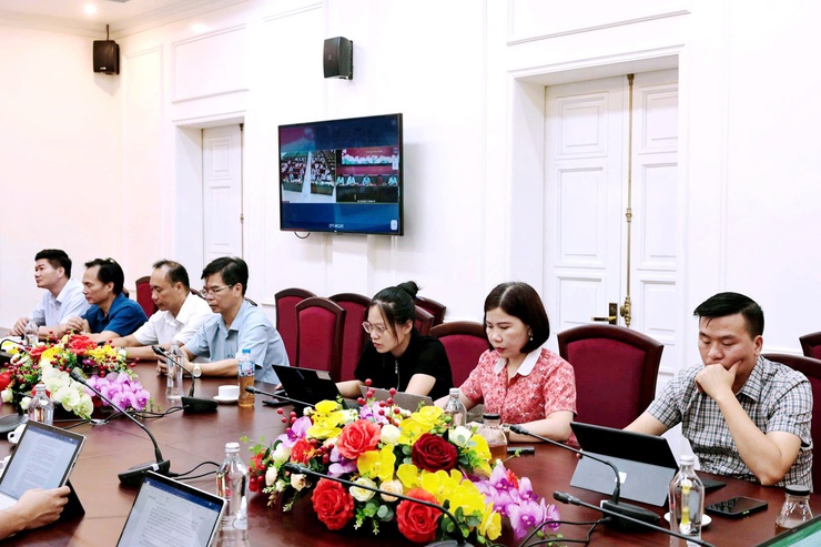ĐẢNG ỦY XÃ VÂN ĐÌNH TỔ CHỨC TIẾP SÓNG TRỰC TUYẾN HỘI THẢO KHOA HỌC CẤP QUỐC GIA VỀ HOÀN THIỆN MÔ HÌNH CHÍNH QUYỀN ĐỊA PHƯƠNG 2 CẤP- Ảnh 4.