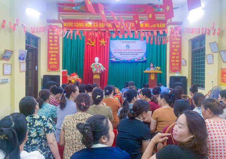 Phụ nữ Thượng Phúc tích cực tuyên truyền, tạo đồng thuận về Đề án sáp nhập thôn, xóm- Ảnh 1.