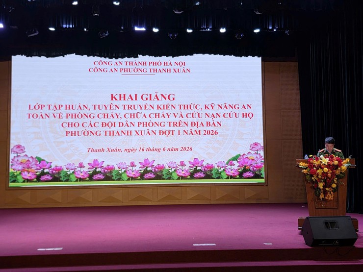 Công an phường Thanh Xuân tổ chức tập huấn, tuyên truyền kiến thức, kỹ năng PCCC và CNCH cho các Đội dân phòng trên địa bàn phường- Ảnh 1.