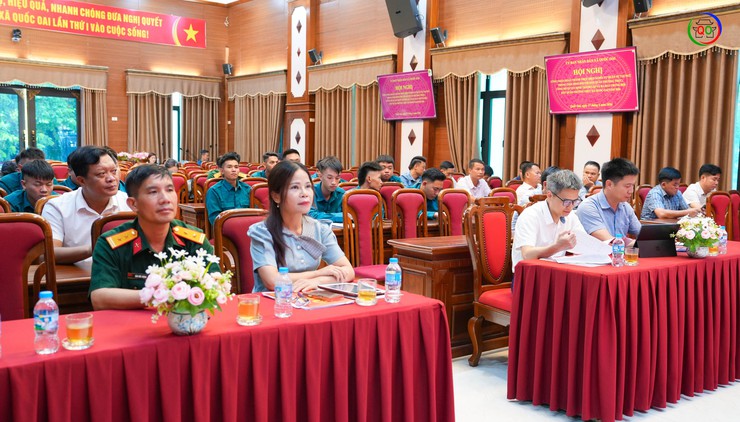 XÃ QUỐC OAI TỔ CHỨC HỘI NGHỊ CÔNG NHẬN HOÀN THÀNH NGHĨA VỤ DÂN QUÂN THƯỜNG TRỰC VÀ RA MẮT TRUNG ĐỘI DÂN QUÂN THƯỜNG TRỰC NĂM 2026- Ảnh 2.