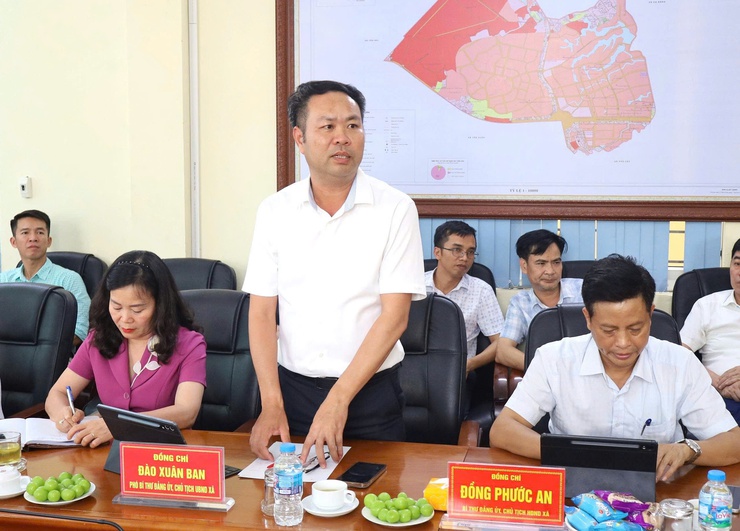 Hòa Lạc tổ chức Hội nghị rà soát ranh giới hành chính và trao đổi kinh nghiệm công tác giải phóng mặt bằng với xã Phú Cát.- Ảnh 1.