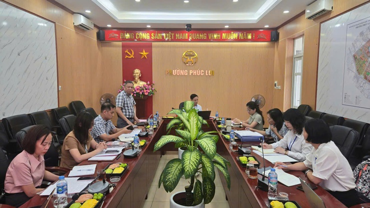Đảng ủy phường Phúc Lợi kiểm tra công tác phòng, chống tham nhũng và thực hành tiết kiệm, chống lãng phí, tiêu cực- Ảnh 2.