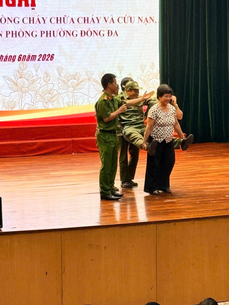 Phường Đống Đa: Huấn luyện nghiệp vụ phòng cháy, chữa cháy cho lực lượng dân phòng năm 2026- Ảnh 2.