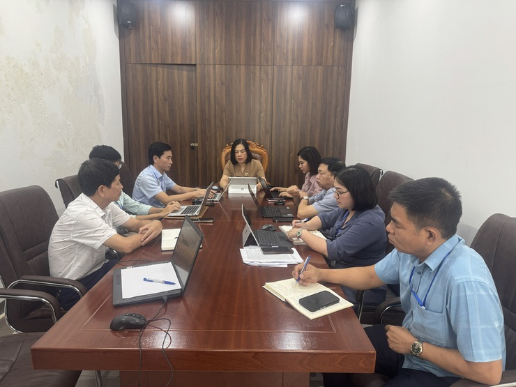 Đoàn giám sát của Hội đồng nhân dân phường Long Biên triển khai nhiệm vụ giám sát công tác quản lý trật tự xây dựng trên địa bàn phường- Ảnh 1.