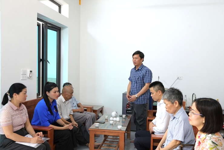 Ủy ban MTTQ Việt Nam xã Phú Nghĩa trao hỗ trợ xây dựng, sửa chữa nhà ở cho 02 hộ có hoàn cảnh khó khăn- Ảnh 1.