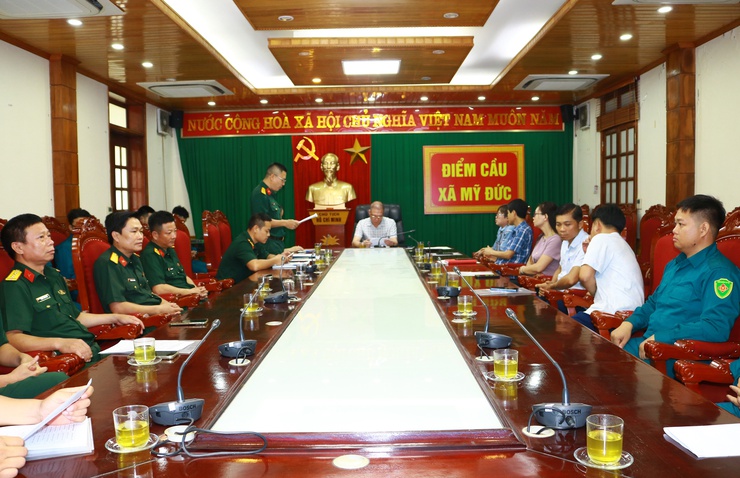 Xã Mỹ Đức 8 công dân hoàn thành thực hiện nghĩa vụ quân sự tại ngũ trong thời bình và kết nạp 8 dân quân thường trực năm 2026- Ảnh 1.