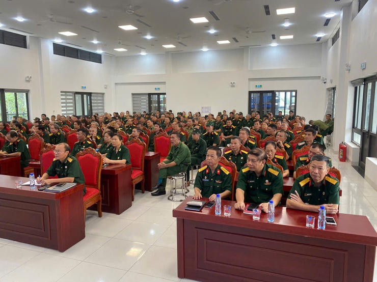 HỘI CCB XÃ THƯ LÂM TẬP HUẤN PHÒNG, CHỐNG LỪA ĐẢO TRÊN KHÔNG GIAN MẠNG VÀ NÂNG CAO NHẬN THỨC VỀ CHUYỂN ĐỔI SỐ- Ảnh 5.