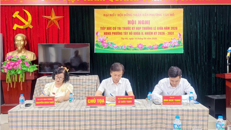 Đại biểu HĐND phường Tây Hồ tiếp xúc cử tri trước kỳ họp thường lệ giữa năm 2026: Lắng nghe dân, quyết liệt tháo gỡ "điểm nghẽn" dân sinh- Ảnh 1.