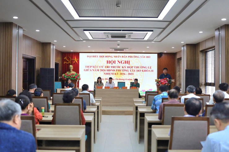 Đại biểu HĐND phường Tây Hồ tiếp xúc cử tri trước kỳ họp thường lệ giữa năm 2026: Lắng nghe dân, quyết liệt tháo gỡ "điểm nghẽn" dân sinh- Ảnh 2.