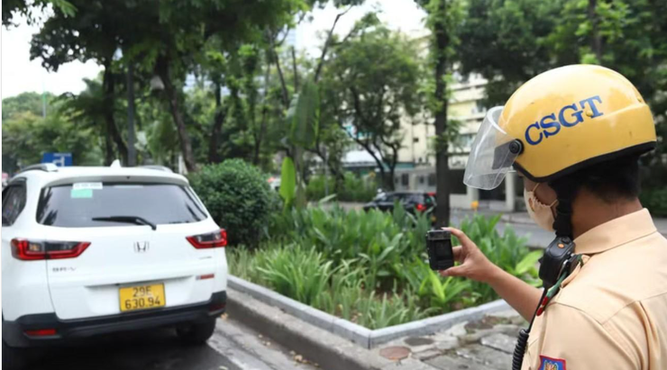 Hơn 6.500 tài xế bị xử lý vì dừng, đỗ xe sai quy định trên đường phố Hà Nội- Ảnh 2.