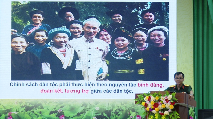 KHAI MẠC LỚP BỒI DƯỠNG KIẾN THỨC QUỐC PHÒNG VÀ AN NINH CHO ĐỐI TƯỢNG 4 NĂM 2026.- Ảnh 3.