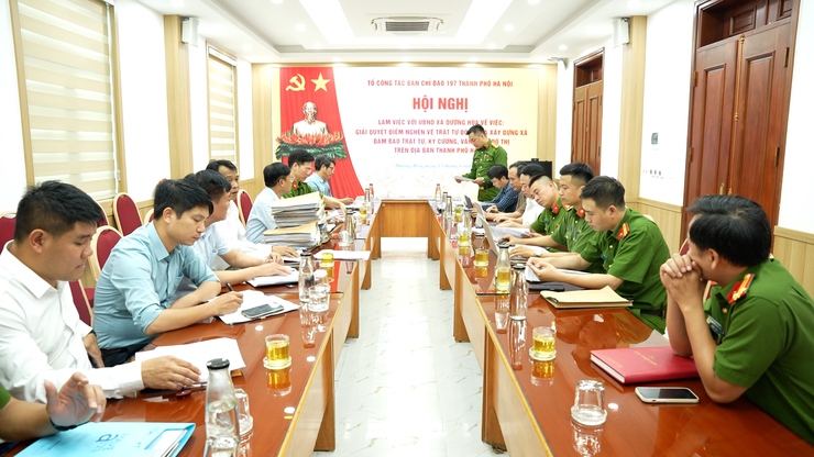 Tổ công tác Ban chỉ đạo 197 thành phố Hà Nội làm việc với UBND xã Dương Hoà về việc giải quyết điểm nghẽn về trật tự đô thị và xây dựng xã đảm bảo trật tự, kỷ cương, văn minh đô thị trên địa bàn thành phố Hà Nội- Ảnh 1.