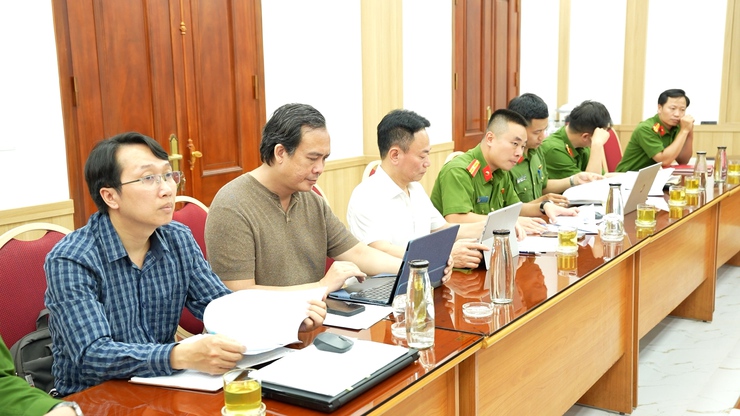 Tổ công tác Ban chỉ đạo 197 thành phố Hà Nội làm việc với UBND xã Dương Hoà về việc giải quyết điểm nghẽn về trật tự đô thị và xây dựng xã đảm bảo trật tự, kỷ cương, văn minh đô thị trên địa bàn thành phố Hà Nội- Ảnh 2.